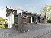 Zahnarztpraxis Dr. Feuser von außen